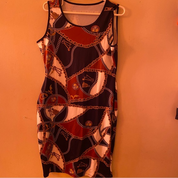 Women’s curvy chains Printed Sleeveless Round Neck Bodycon Dress - Picture 2 of 5